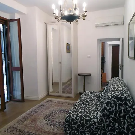 Charme Napoletano Spagnoli Apartment Naples
